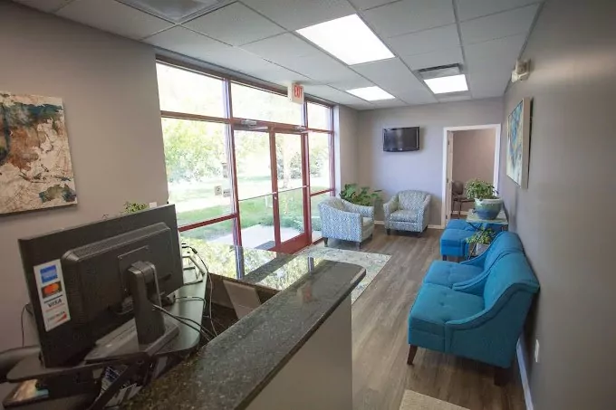 Lee's Summit Chiropractic Care Lobby Image 2
